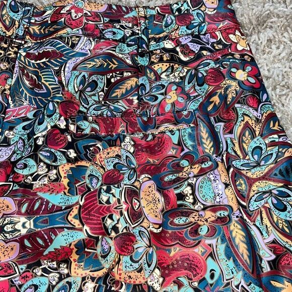 Very J Shorts Women's Faux Leather Paisley Pattern Shorts Large - Picture 9 of 14